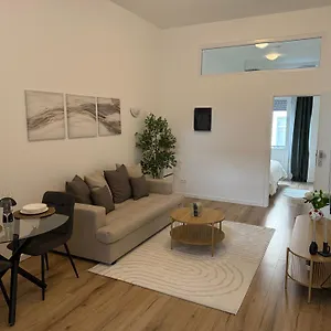 Cozy South-up And Ground Brussels